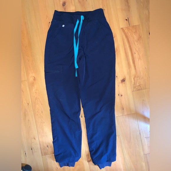 Women’s free ex lined high waisted FIGS joggers - Picture 2 of 4